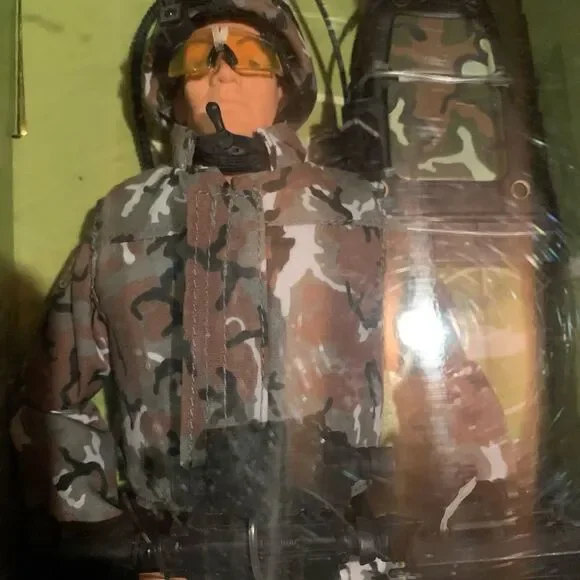 G.I.Joe 35th Anniversary Land Warriors Action Figure 2pack Then/Now Caucasian - Picture 5 of 12